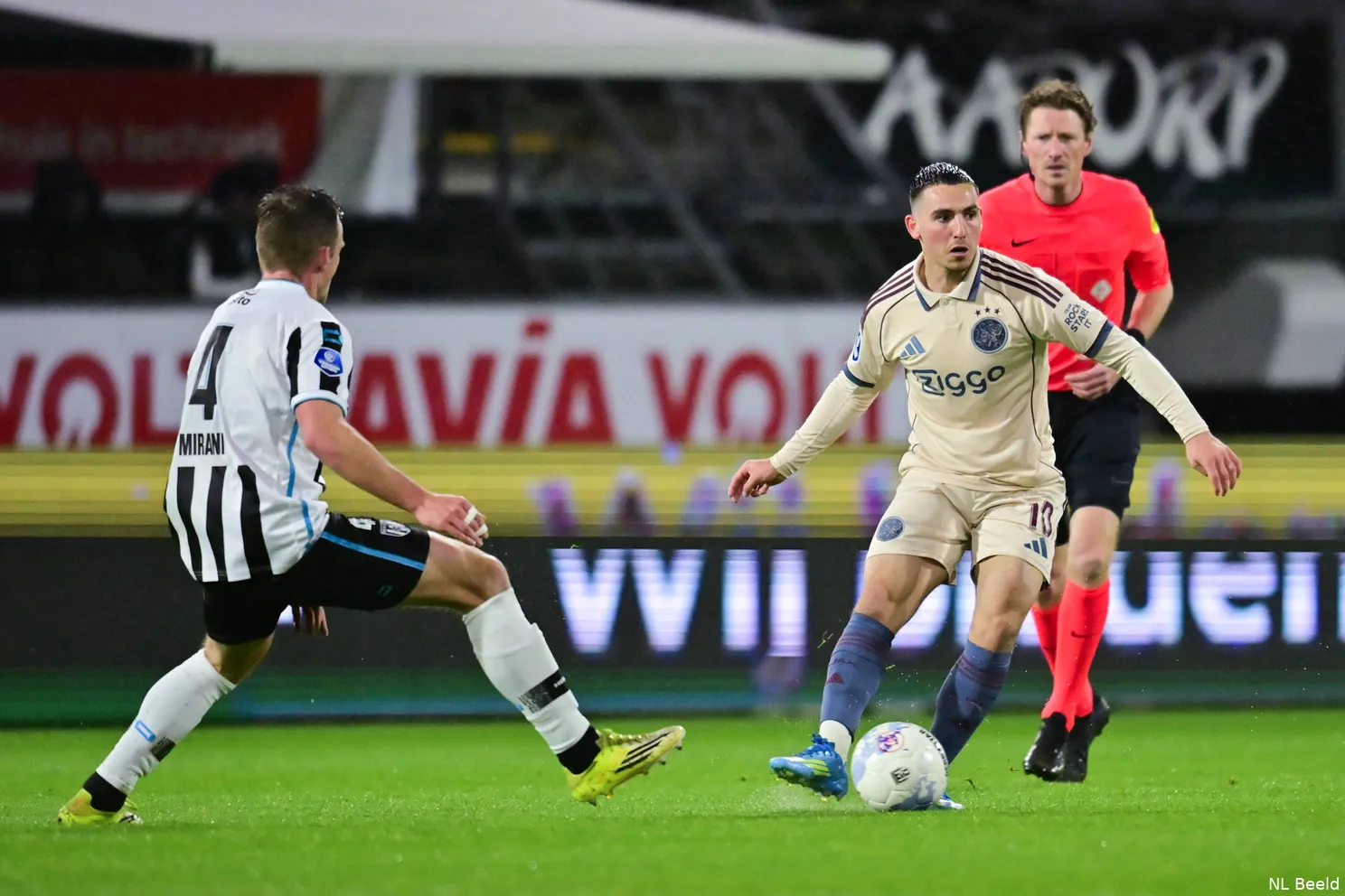 Ajax Showtime Oscar Gloukh Heracles Almelo Ajax