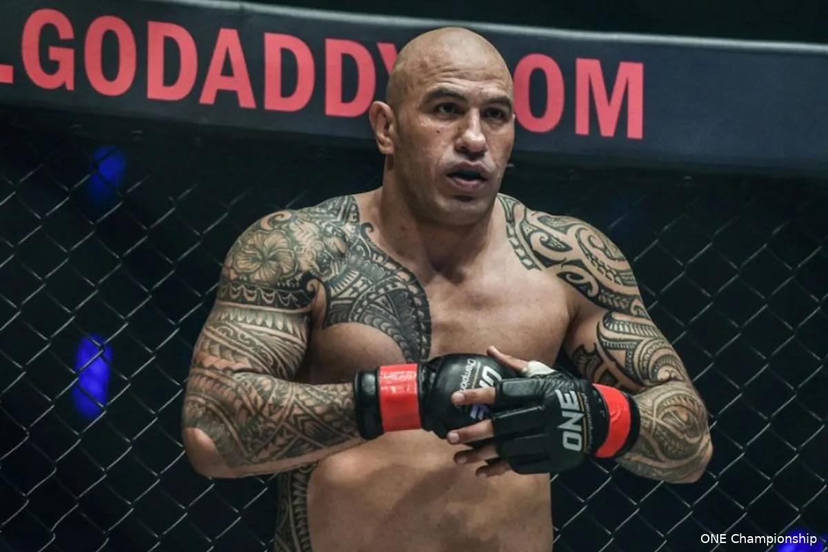 'Zombies bestaan!' Ex UFC-vechter schiet de ene na de andere neer