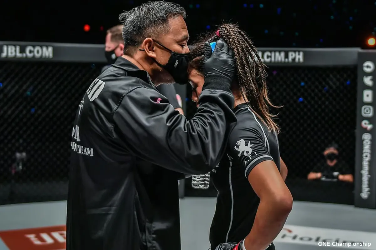 Dood 18 jarige Top MMA-vechtster eist zijn tol: 'Grote gevolgen'