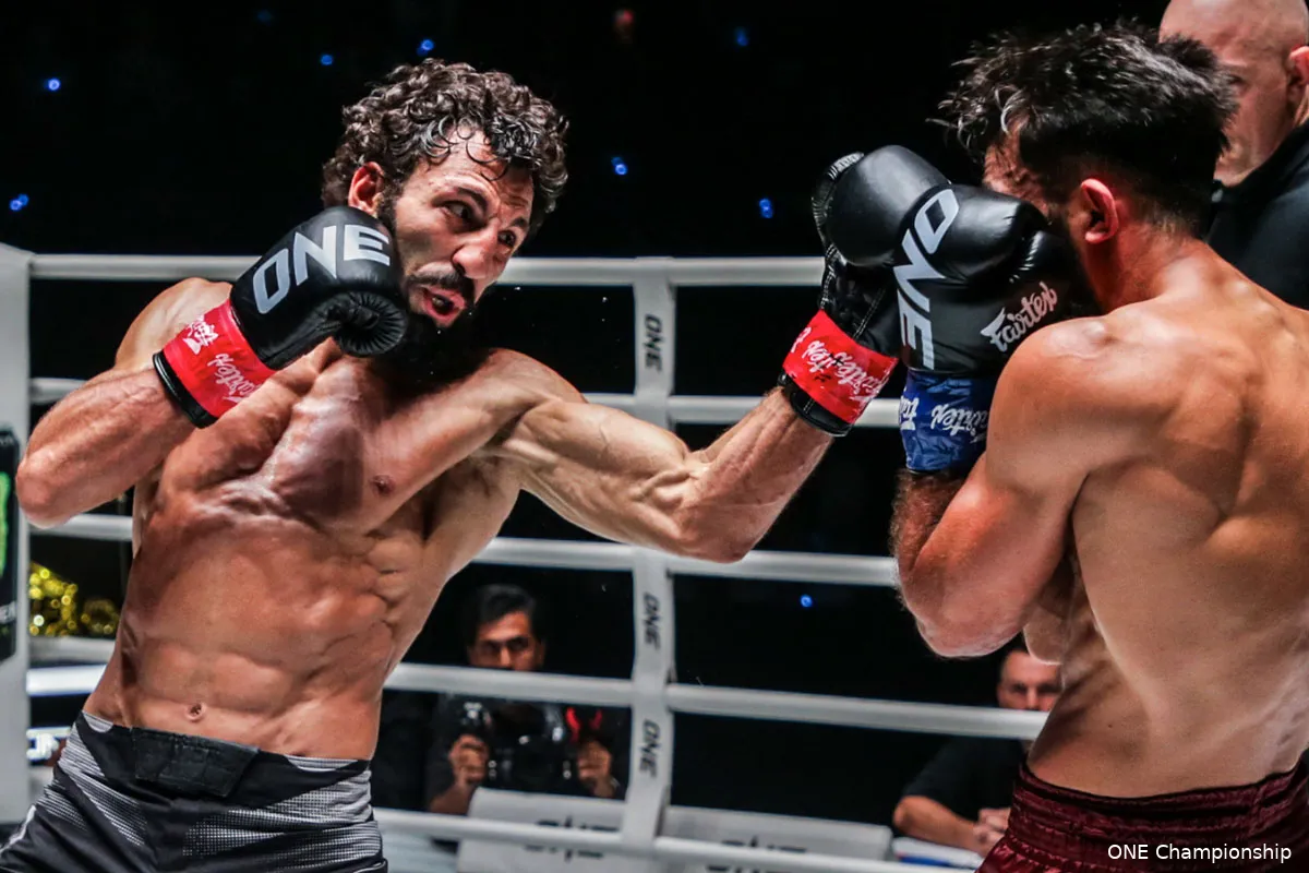 🎥 Titanengevecht! Chingiz Allazov verslaat Marat Grigorian tijdens ONE Fight Night 13
