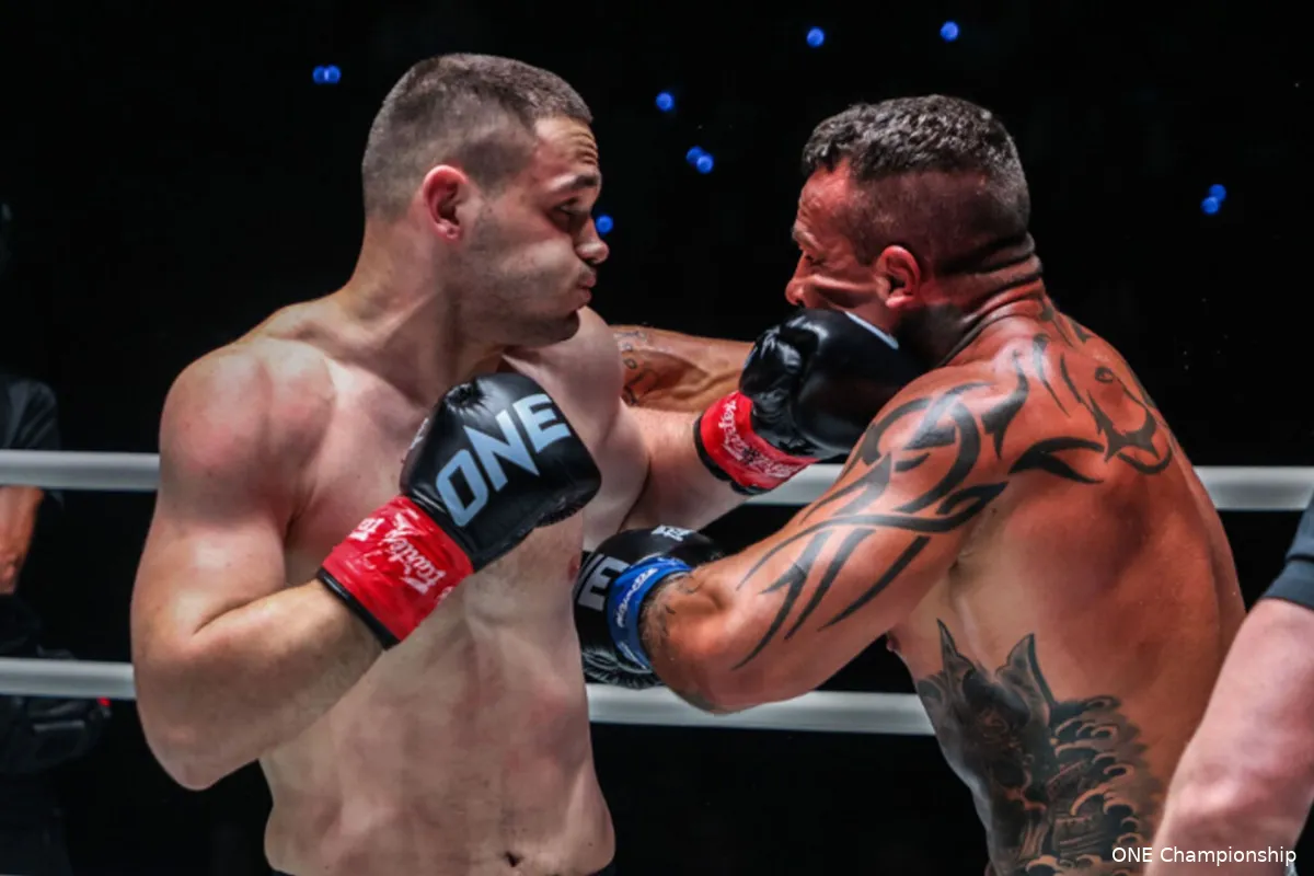 Kickboks Oorlog in Tokyo! Dit gevecht wil je dit weekend niet missen