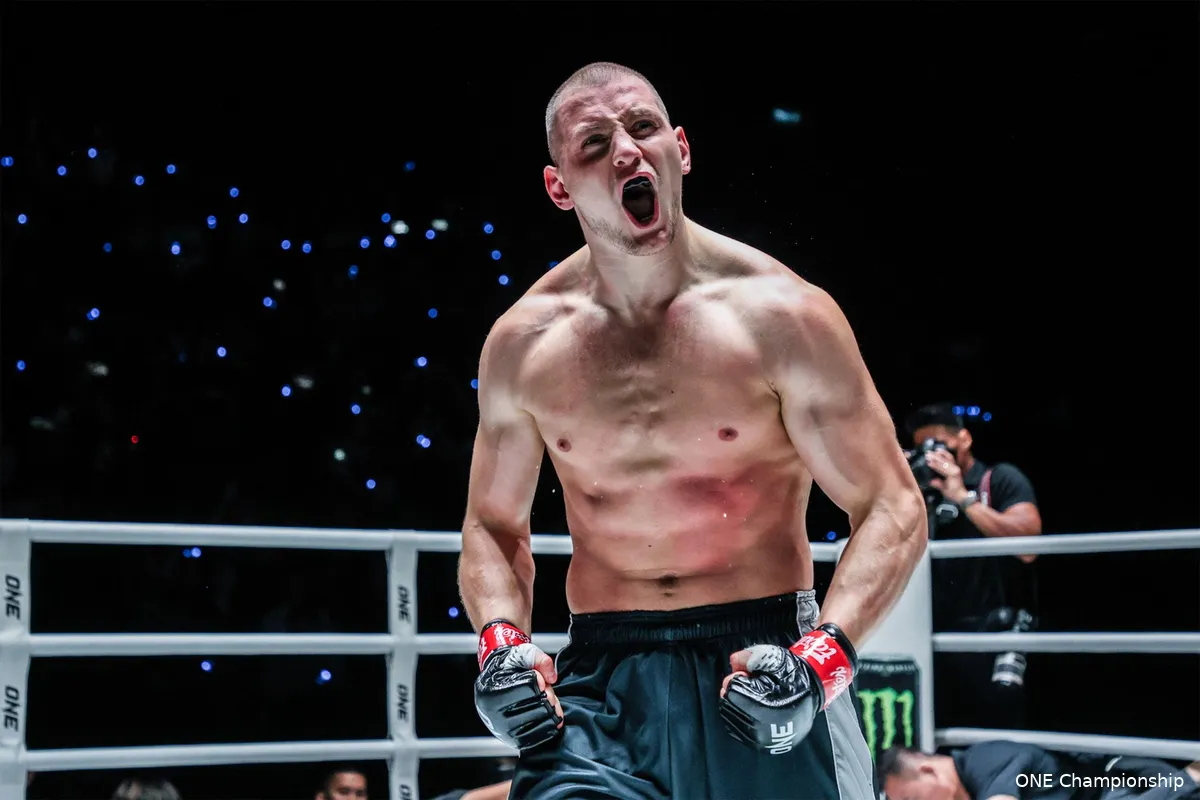 Rus wint gevecht, maar mist bonus: 'ONE Championship corrupt?'