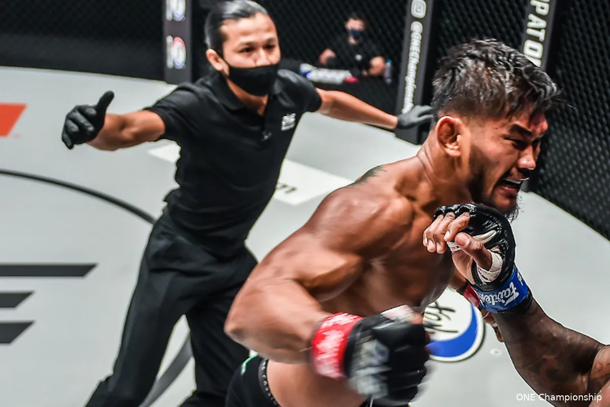 Aung La N Sang zwaar onderuit in 1e gevecht na lange tijd