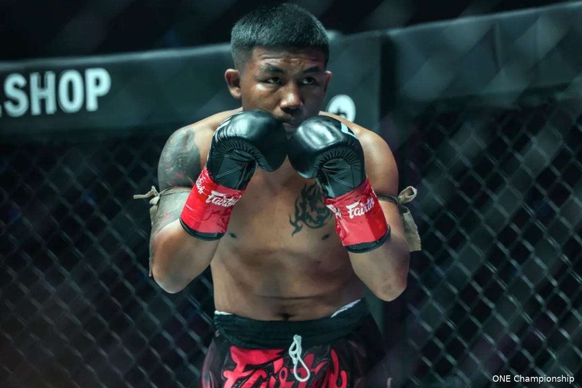 Zuur moment: Topkickbokser wint gevecht maar verliest wereldtitel