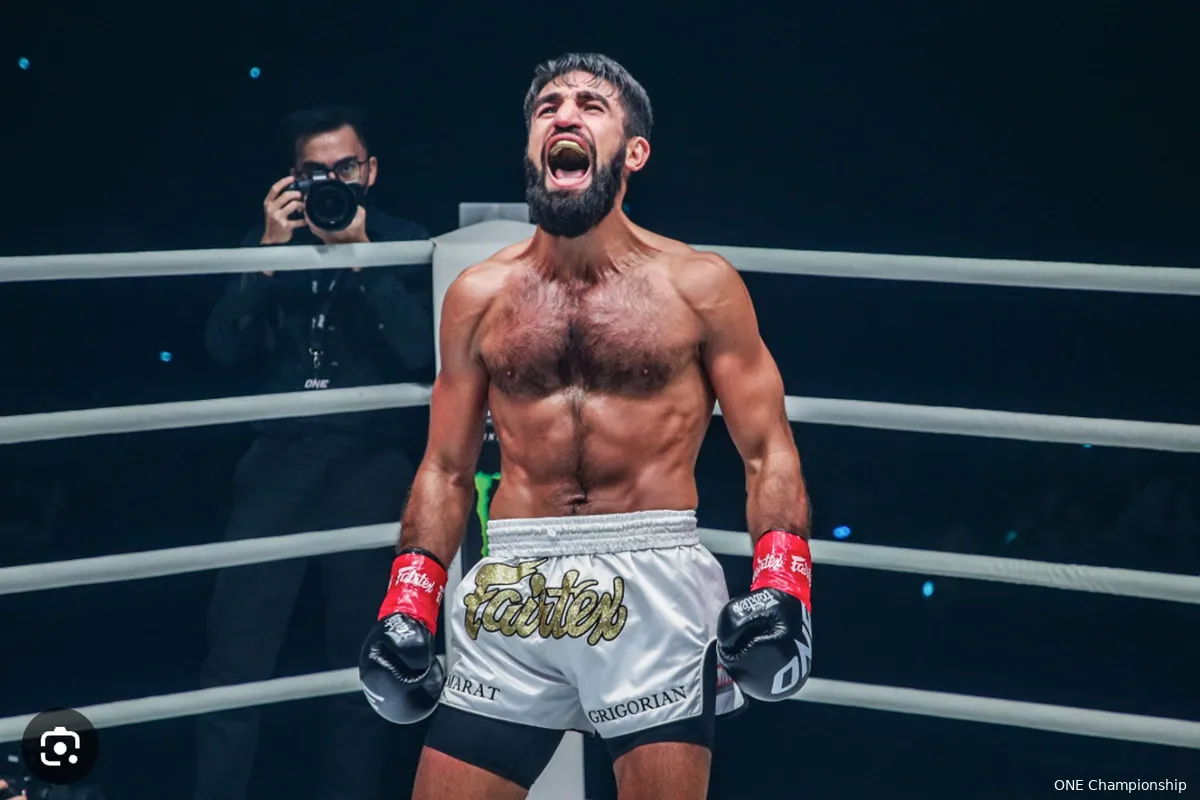 Bangkok ontploft! Kickbokser Marat Grigorian verbluft fans met brute knock-out