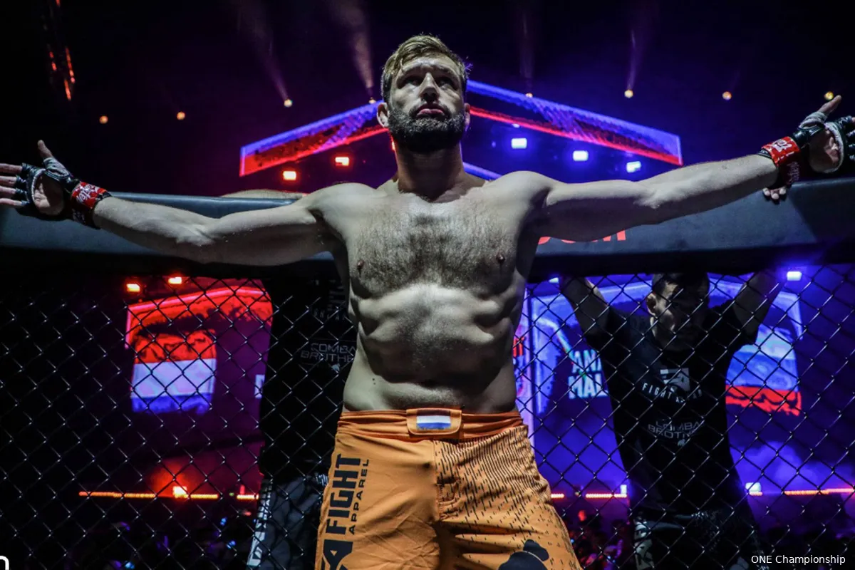 Nederlandse vechter sloopt tegenstanders in de UFC – wat is zijn geheim?