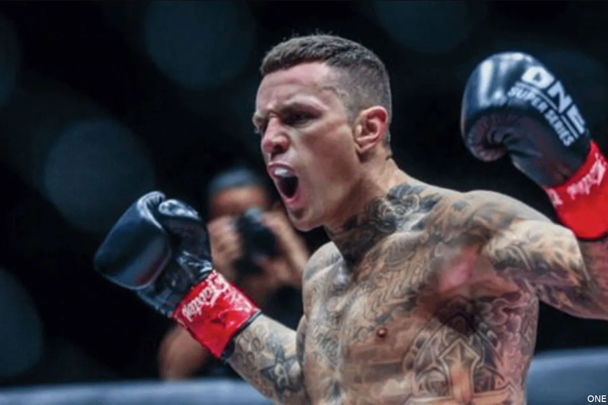 Nieky Holzken vecht in Japan! 'Dit kost het om te kijken vanuit je luie stoel'