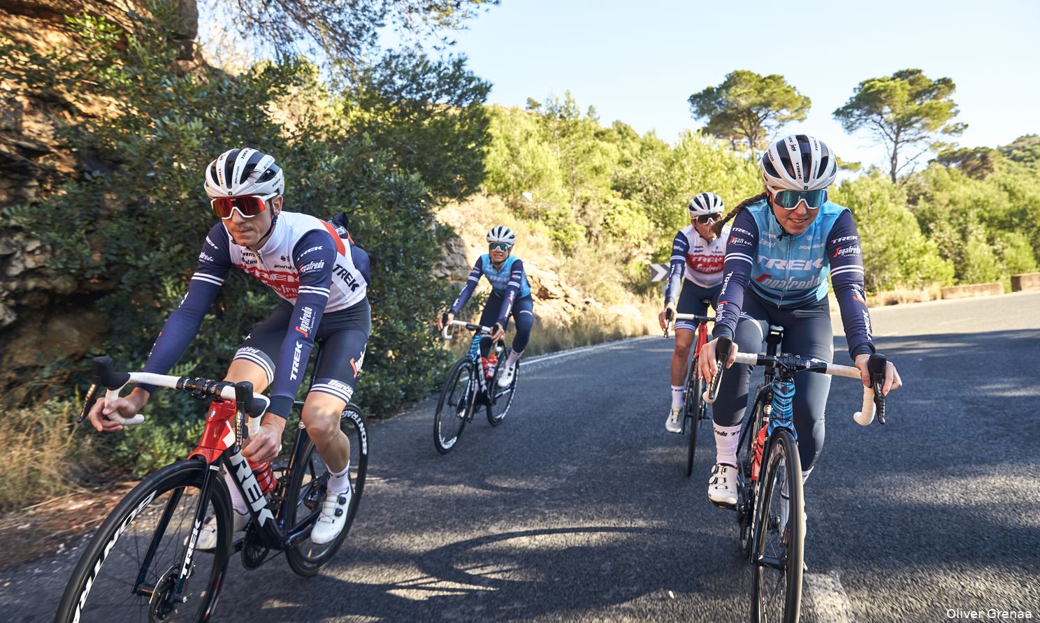 In de voetsporen van Anna en Chantal | Van Anrooij: 'Als Anna op kop rijdt, gaat het zoveel harder'