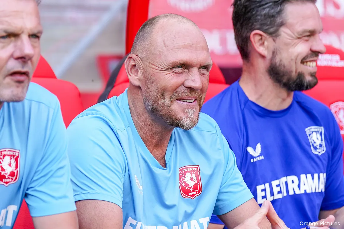 josph oosting genieten dug out fc twente 2024