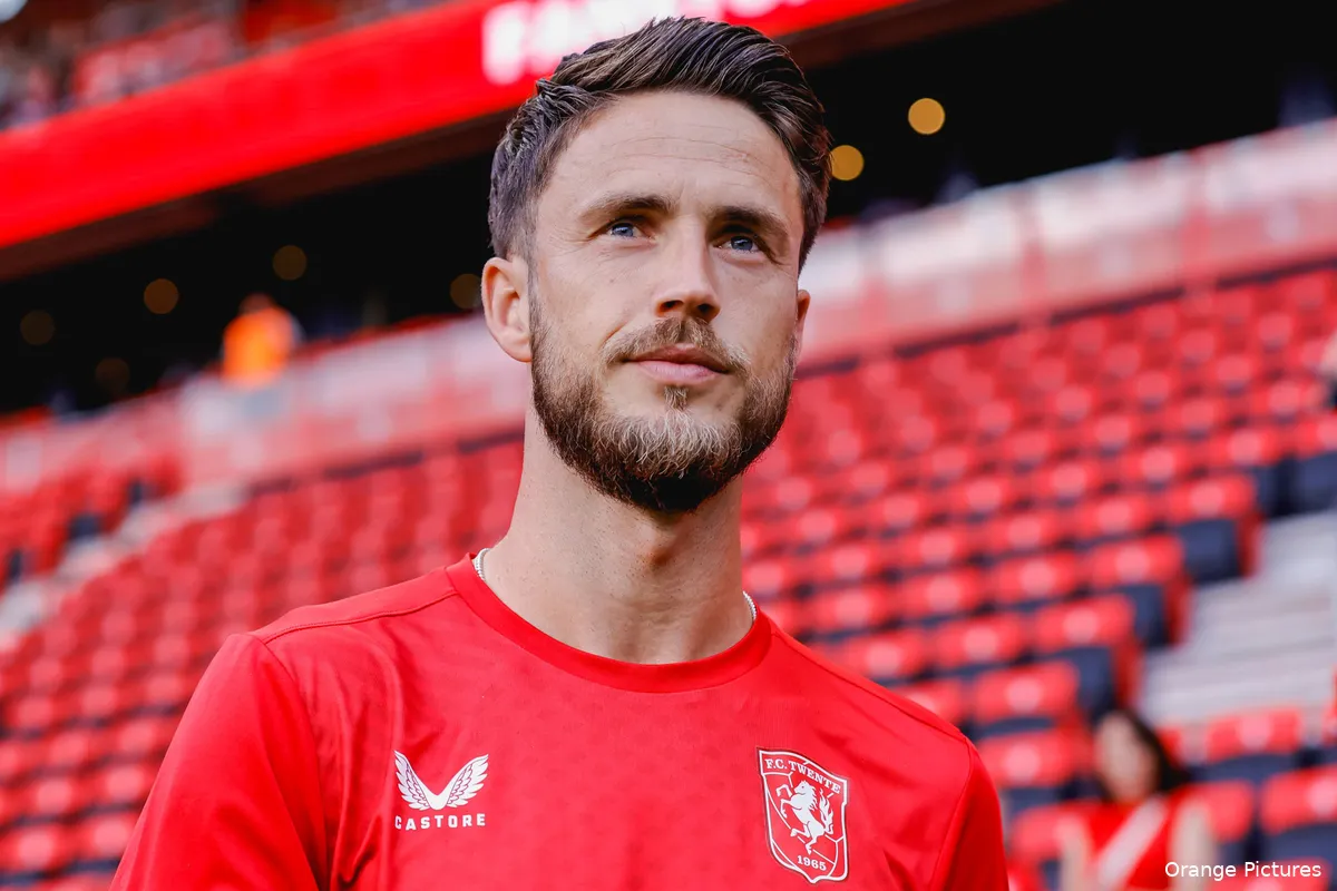 ricky van wolfswinkel close up