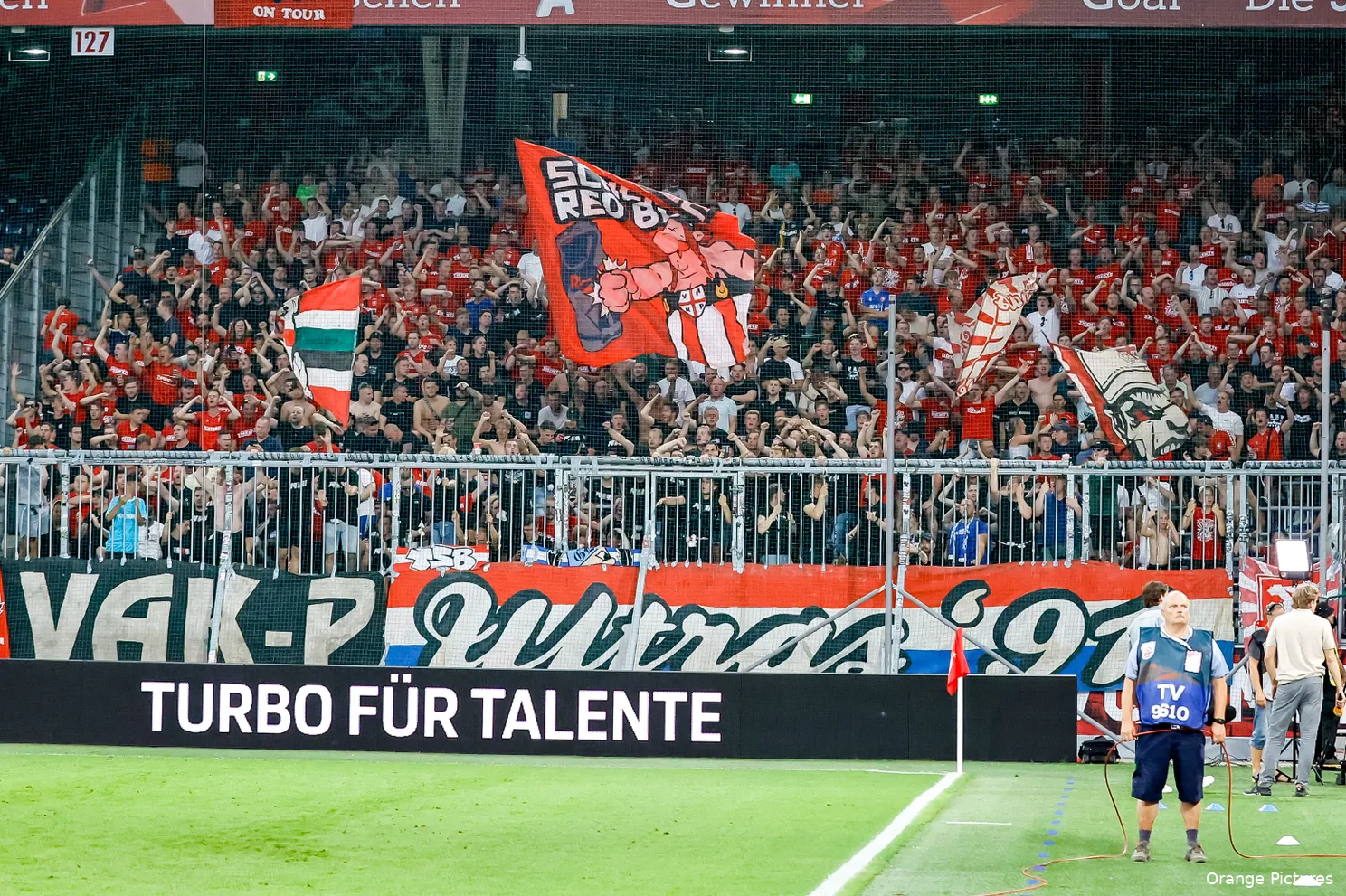 supporters fc twente salzburg 2024