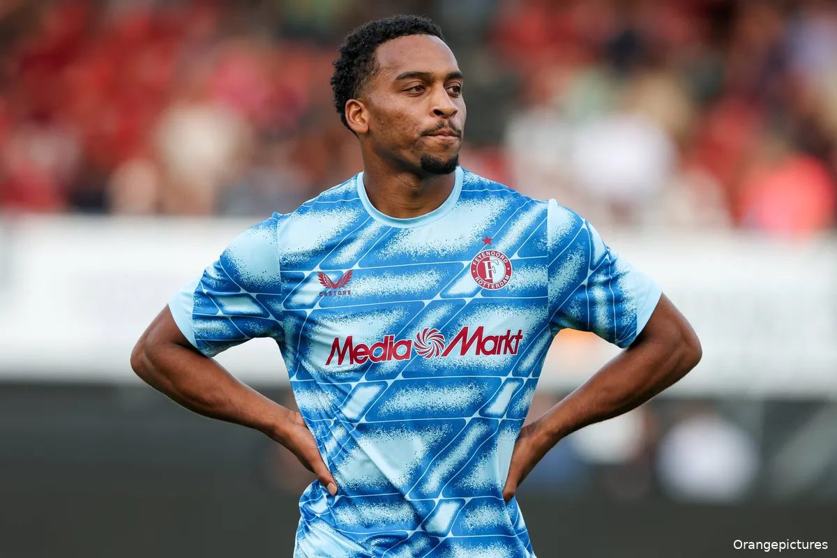 79082437_ORANGE_PICTURES