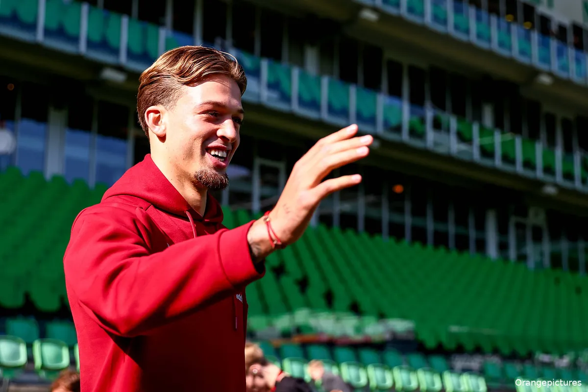 80533743_ORANGE_PICTURES