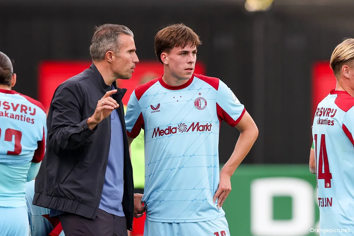 79089167_ORANGE_PICTURES