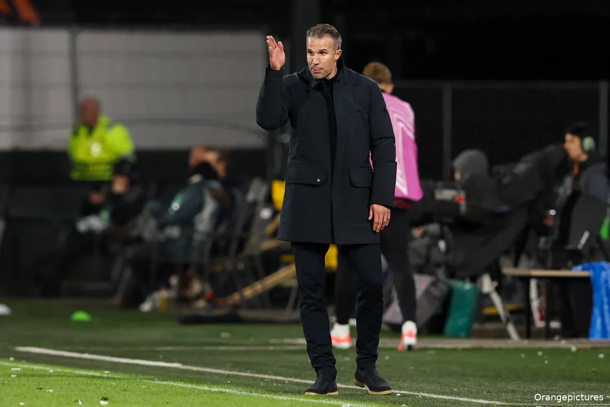 81364417_ORANGE_PICTURES