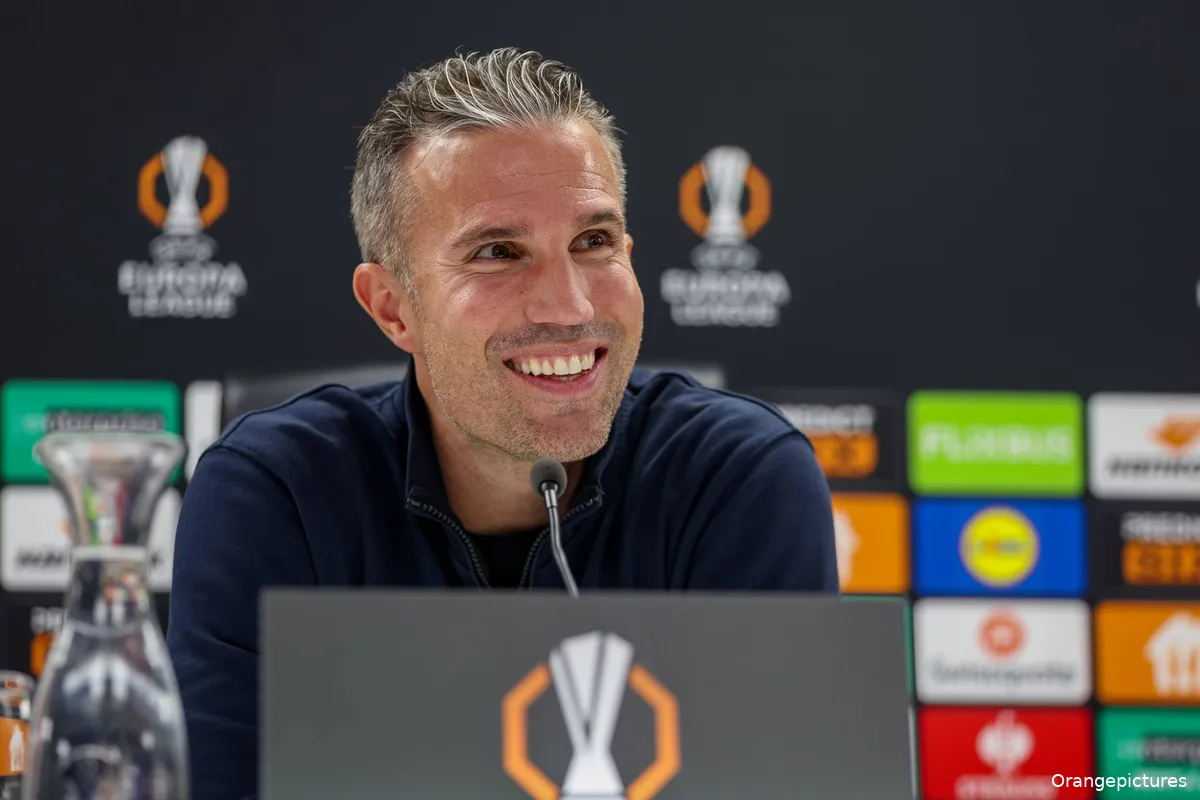 81368962_ORANGE_PICTURES