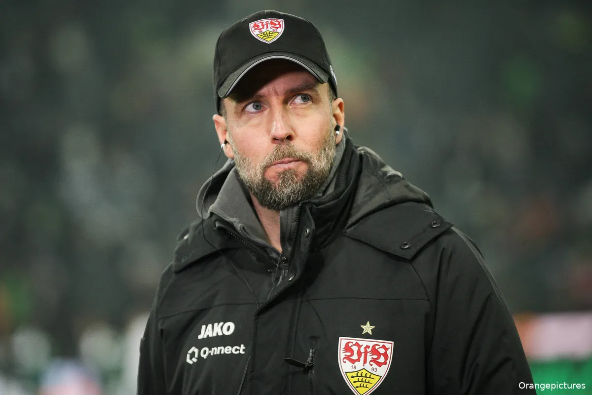 63647768_ORANGE_PICTURES