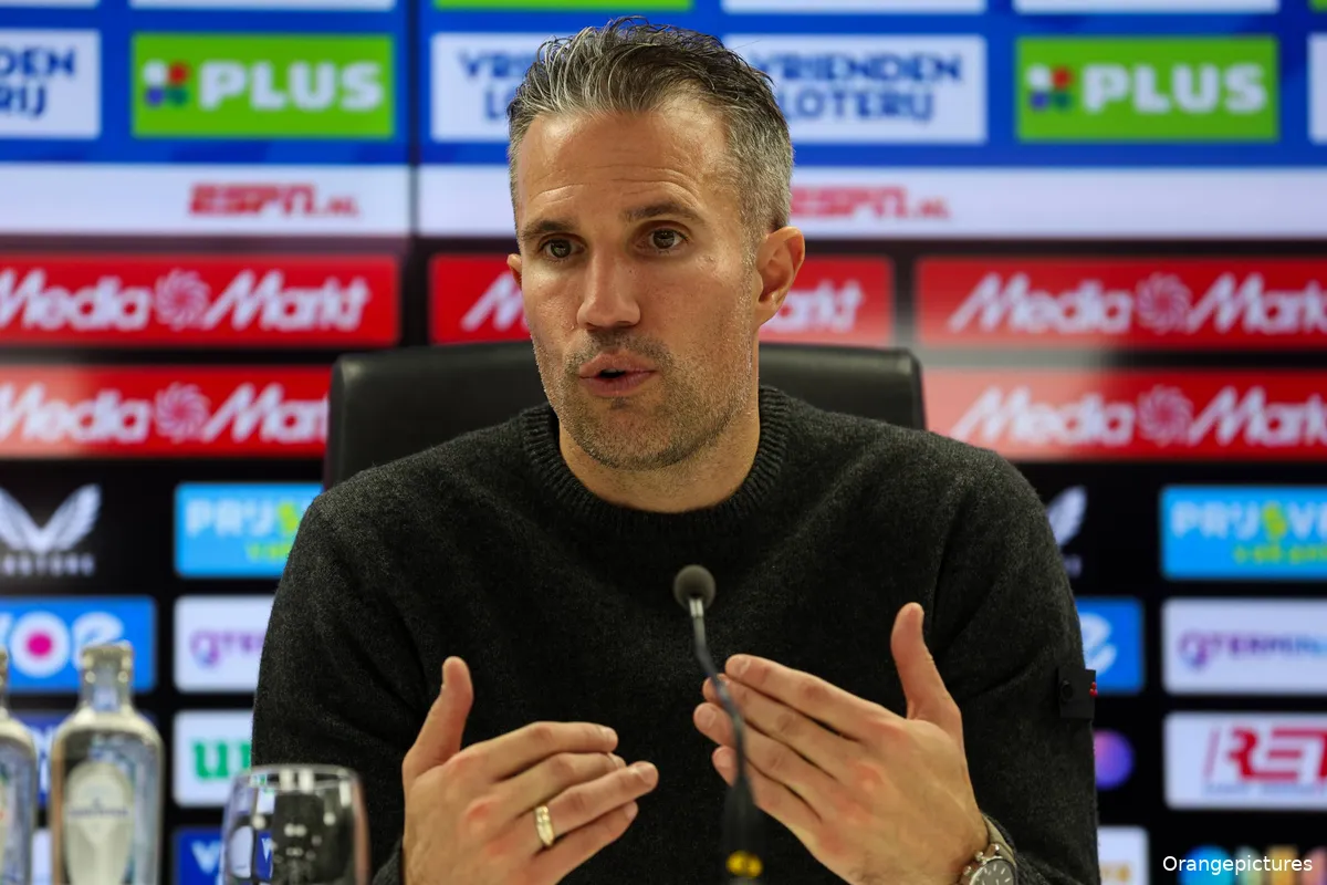 81669636_ORANGE_PICTURES