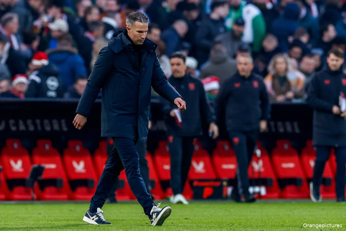 83160942_ORANGE_PICTURES