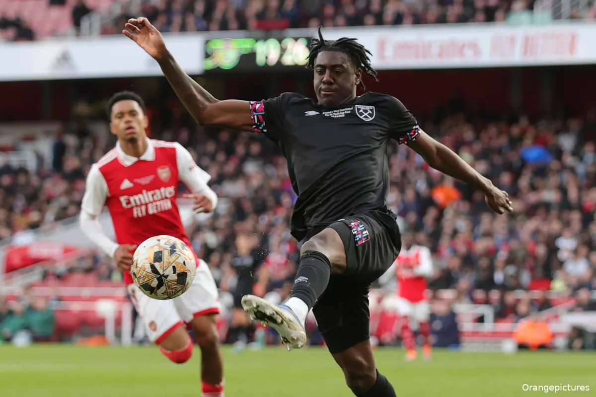 divin mubama west ham arsenal engeland