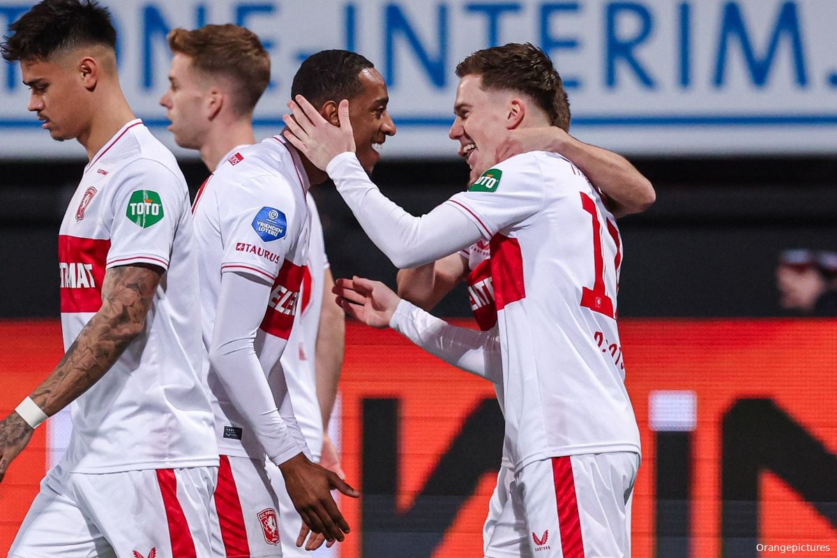 Voorspel PSV - FC Twente en win onze Voetbalpool!