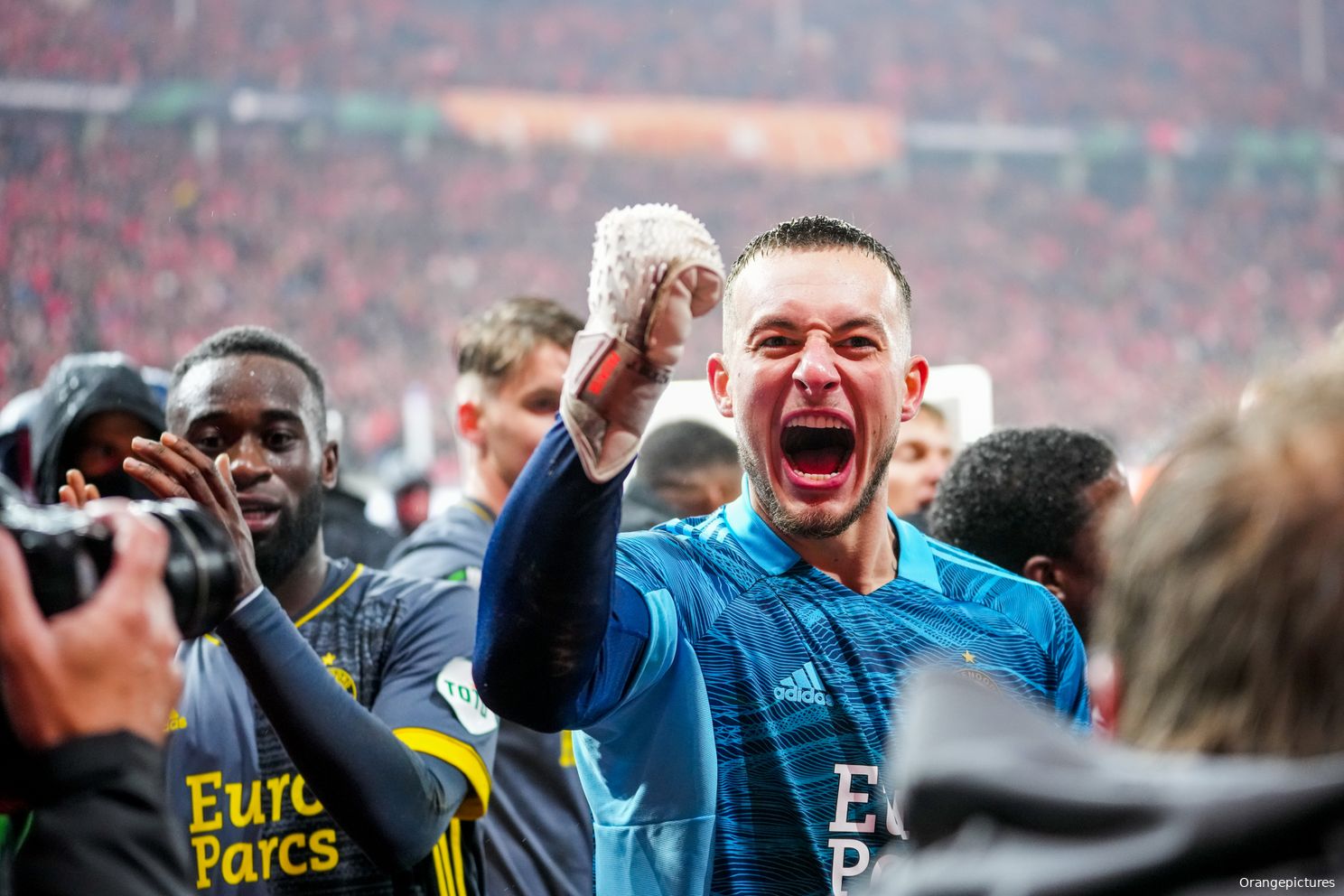 Spelers en supporters vieren feest in Berlijn (video)