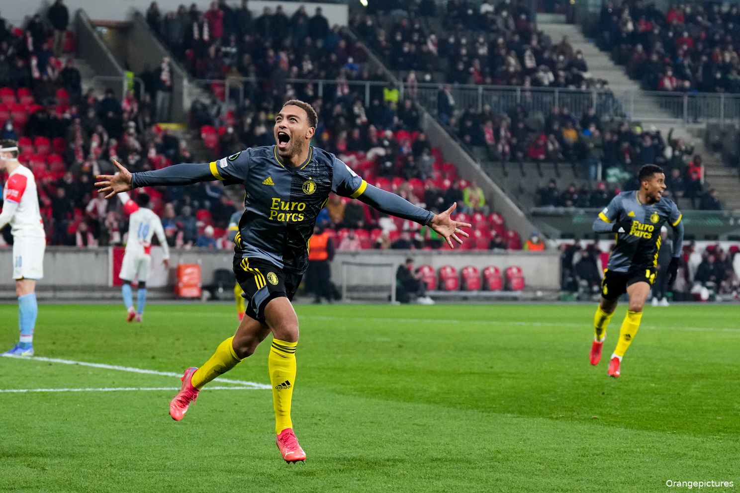 Stem nu op jouw FR12 Speler van de Maand november