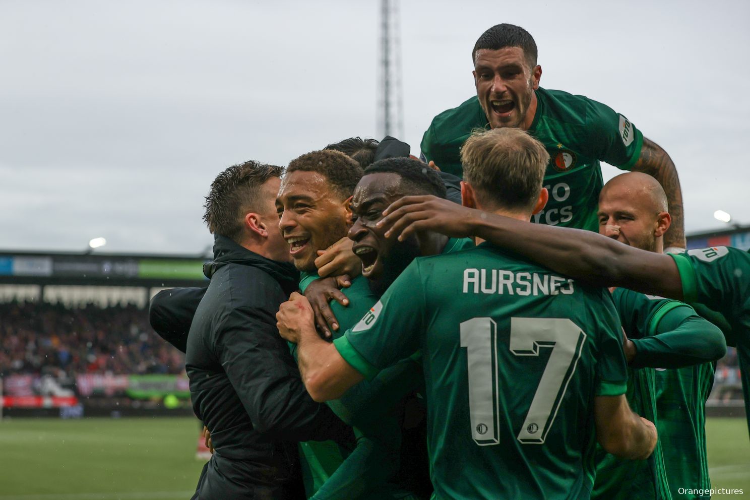Invaller Dessers redt Feyenoord in derby tegen Sparta