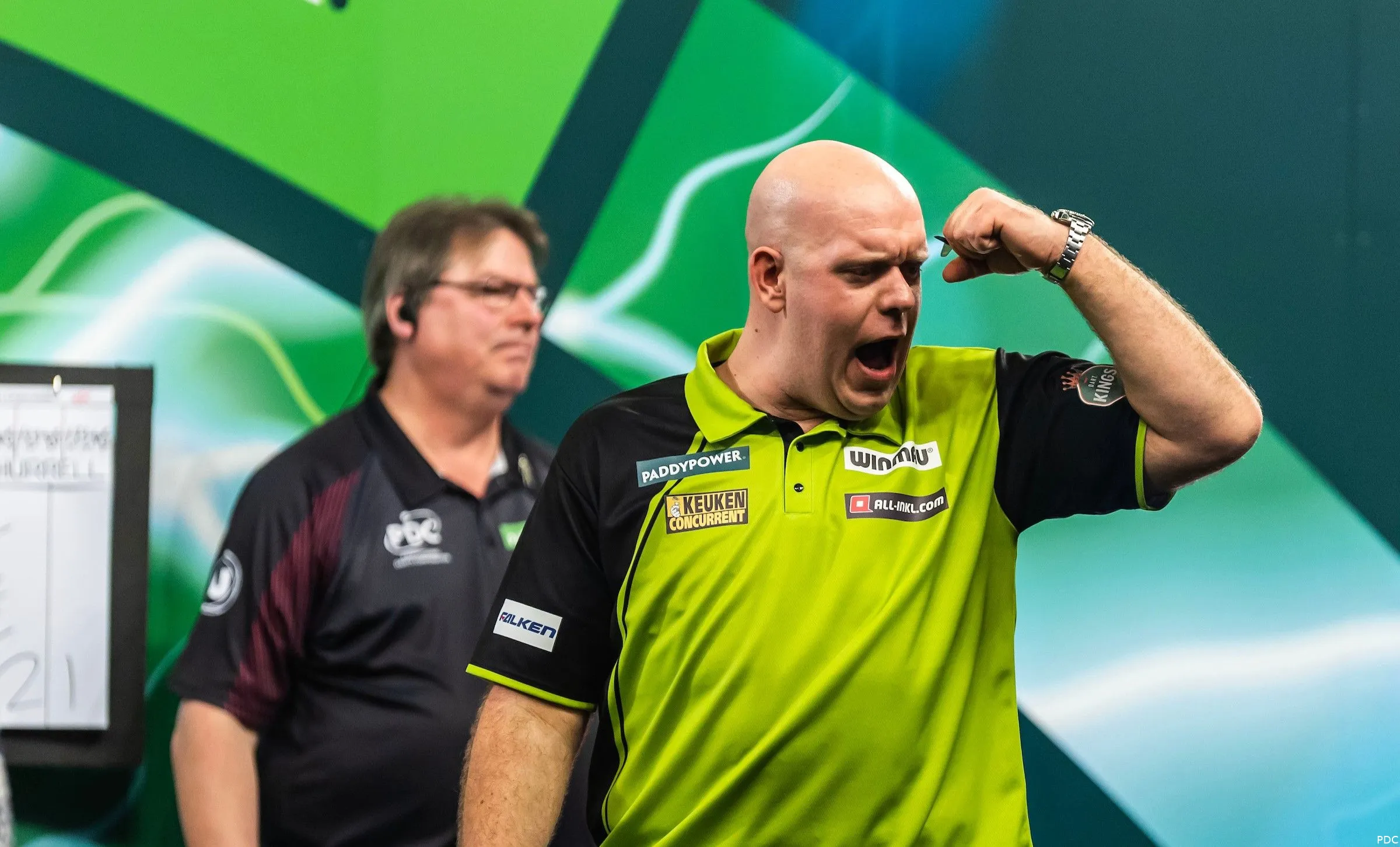 Michael van Gerwen survives Brendan Dolan battle to keep hopes of 4th