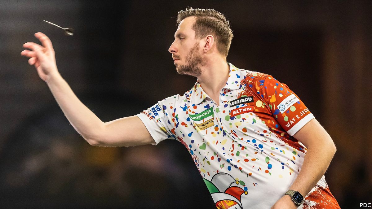 Florian Hempel draagt carnavaloutfit op WK Darts ''Wil mijn thuisstad