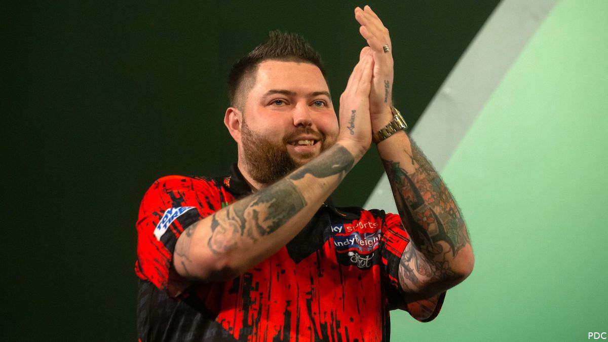 "You're a professional dart player" Michael Smith slams Madars Razma