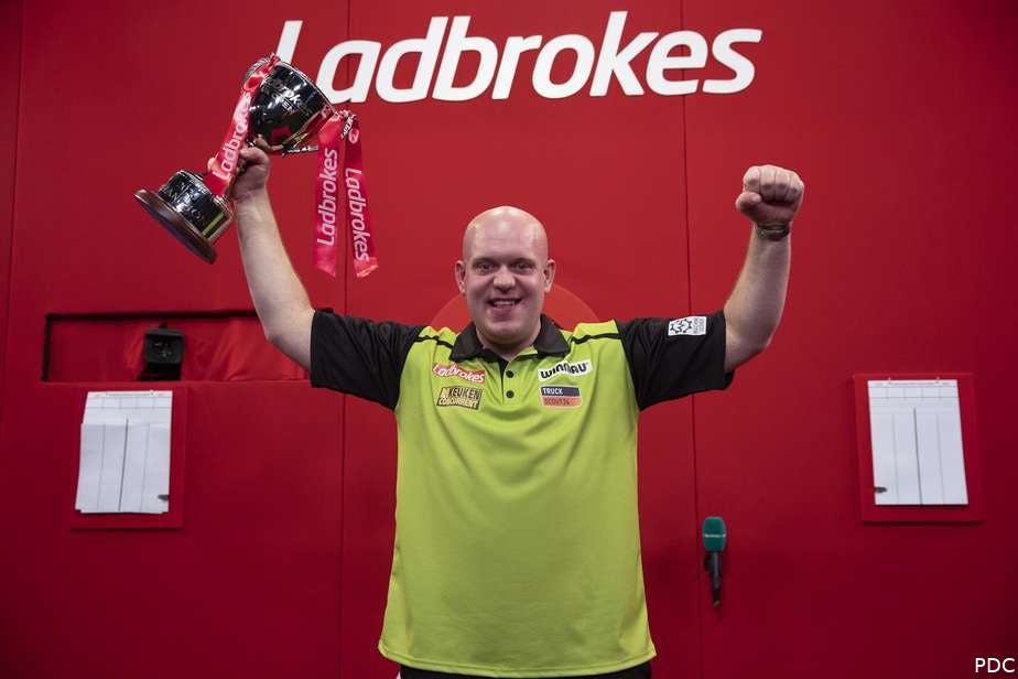 Van Gerwen und Taylor dominieren die Top 10 der höchsten Averages der