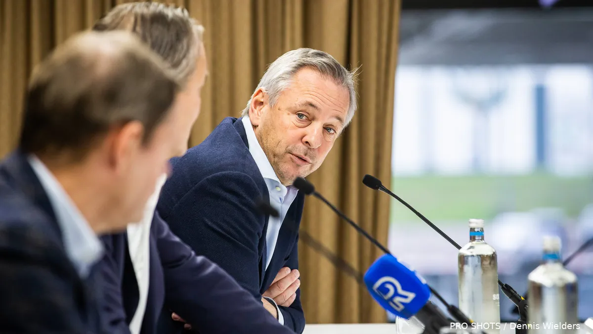 "Johan Derksen Slams Feyenoord Leadership: Trump Comparisons & Controversial Criticism"