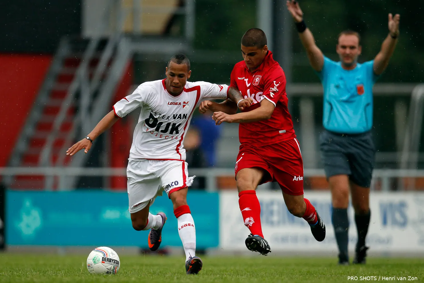 deniz-turuc-fc-twente-tjaronn-cery-fc-emmen-2010