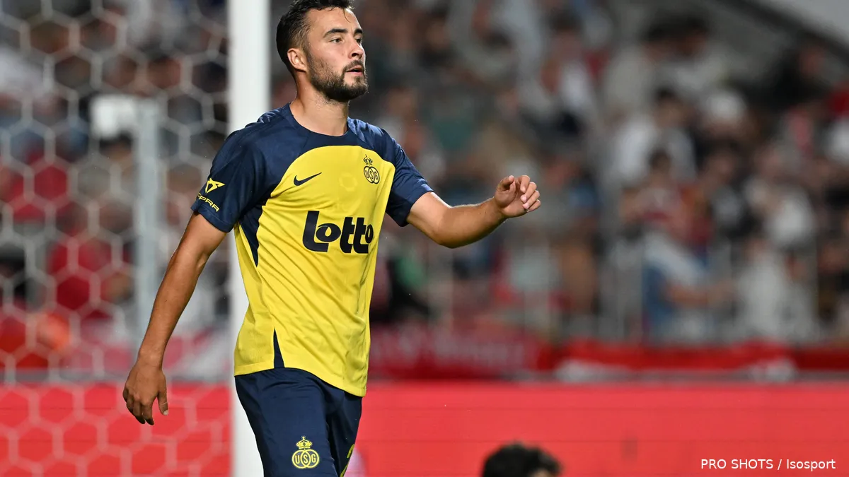Feyenoord Sign Belgian Midfielder Charles Vanhoutte