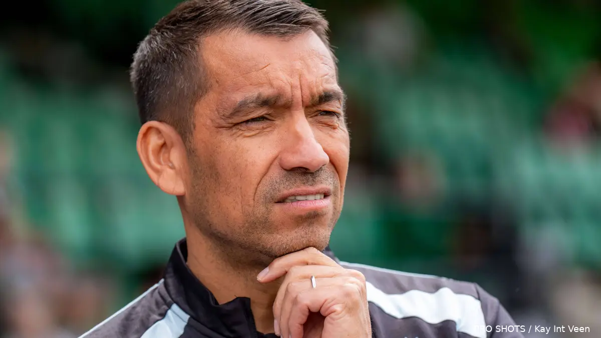 Van Bronckhorst: ''Ik wil vandaag hetzelfde terugzien als tegen FC Dordrecht''