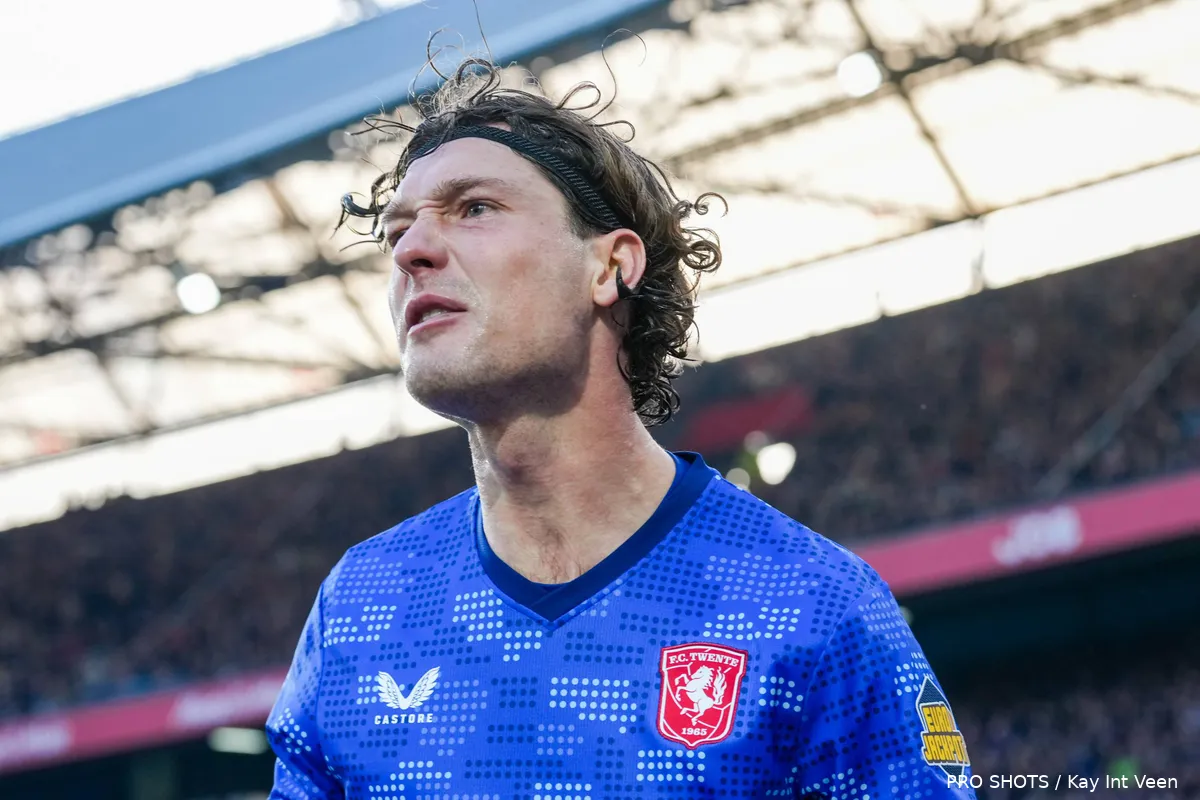 sam-lammers-baalt-zuur-gezicht-feyenoord-fc-twente-2025-2026