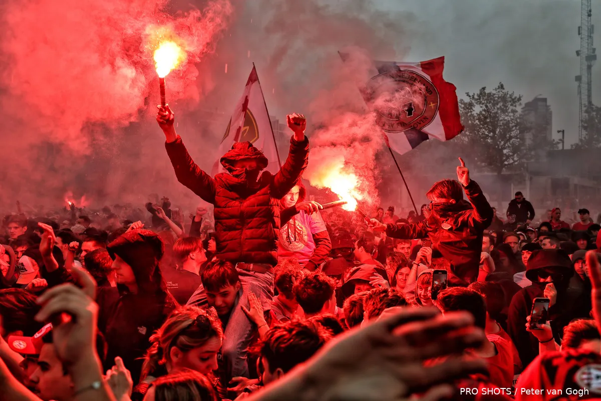 psv supporters fakkel kampioenschap 2024
