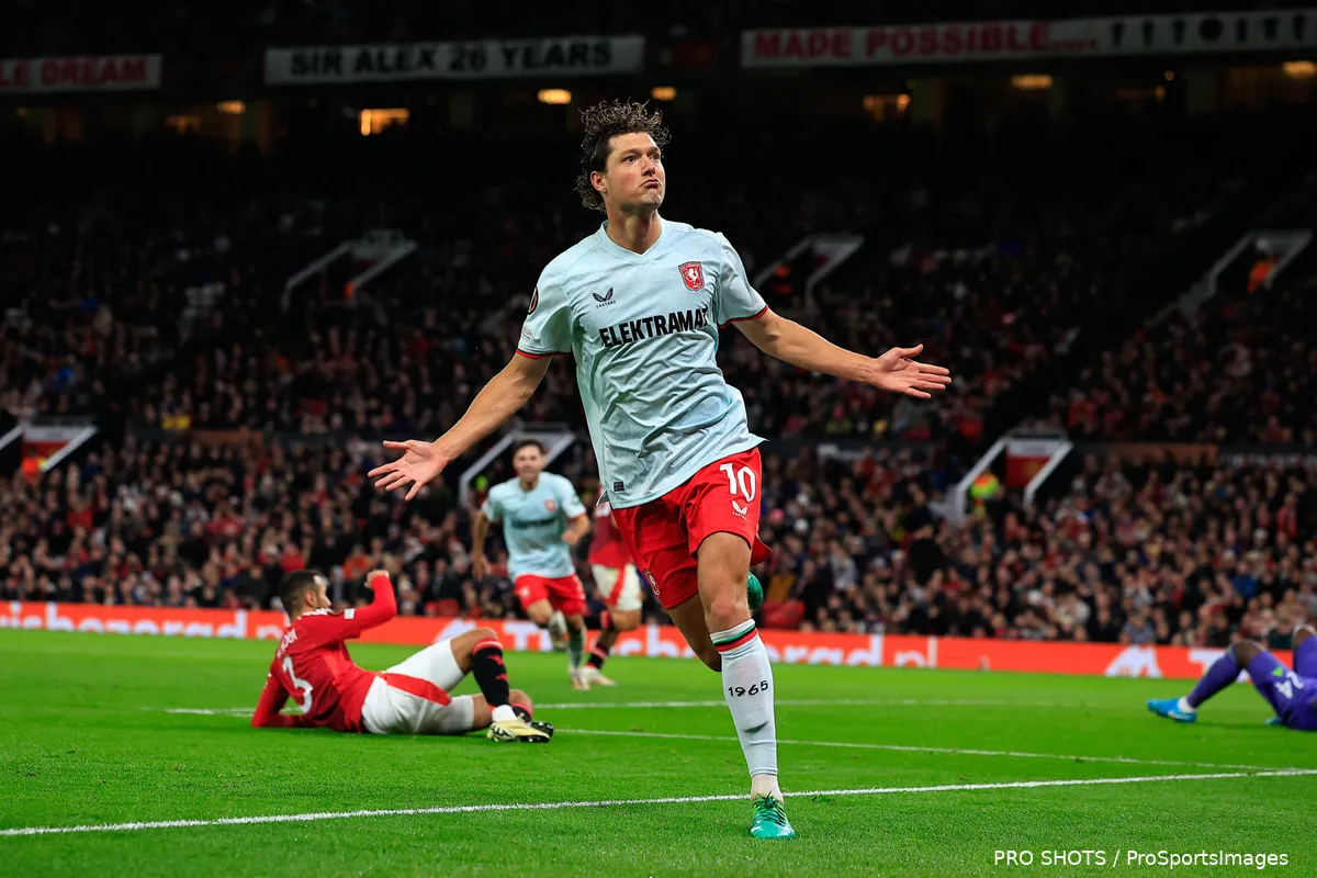 sam lammers juicht manchester united fc twente 2024 2025