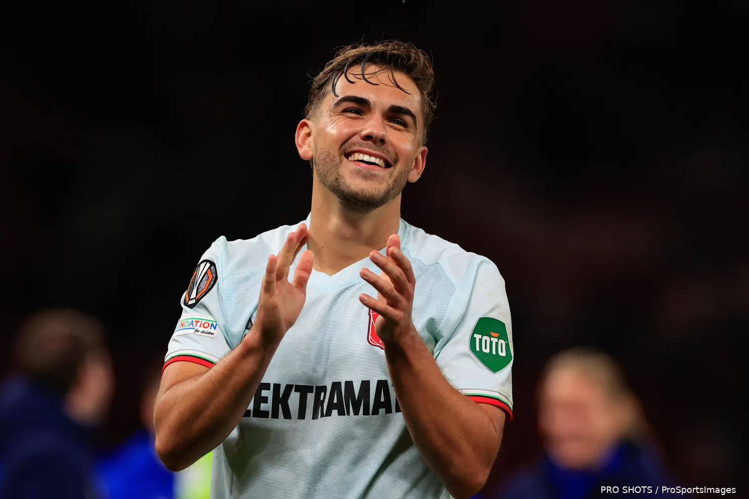 bart van rooij manchester united fc twente 2024 2025