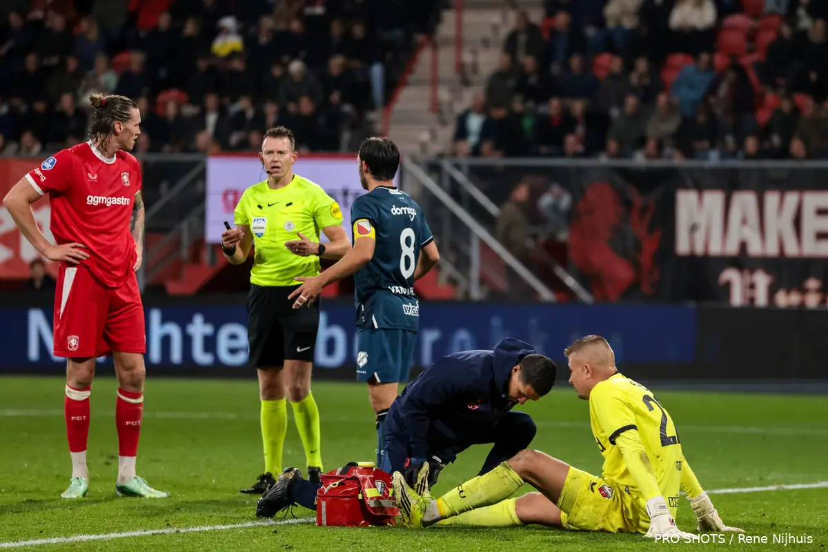 fc-twente-fc-utrecht-lindhout-weghorst-padt-doelman-scheidsrechter-seizoen-2026-2027