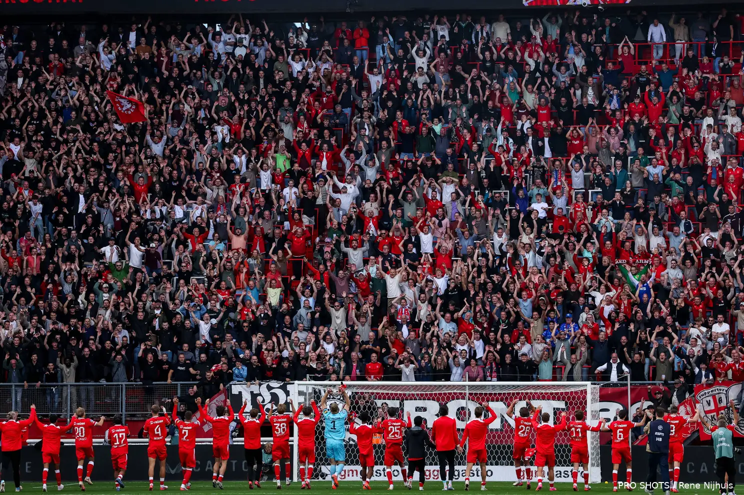 fc-twente-supporters-na-psv-thuis-3-2-2026-2027