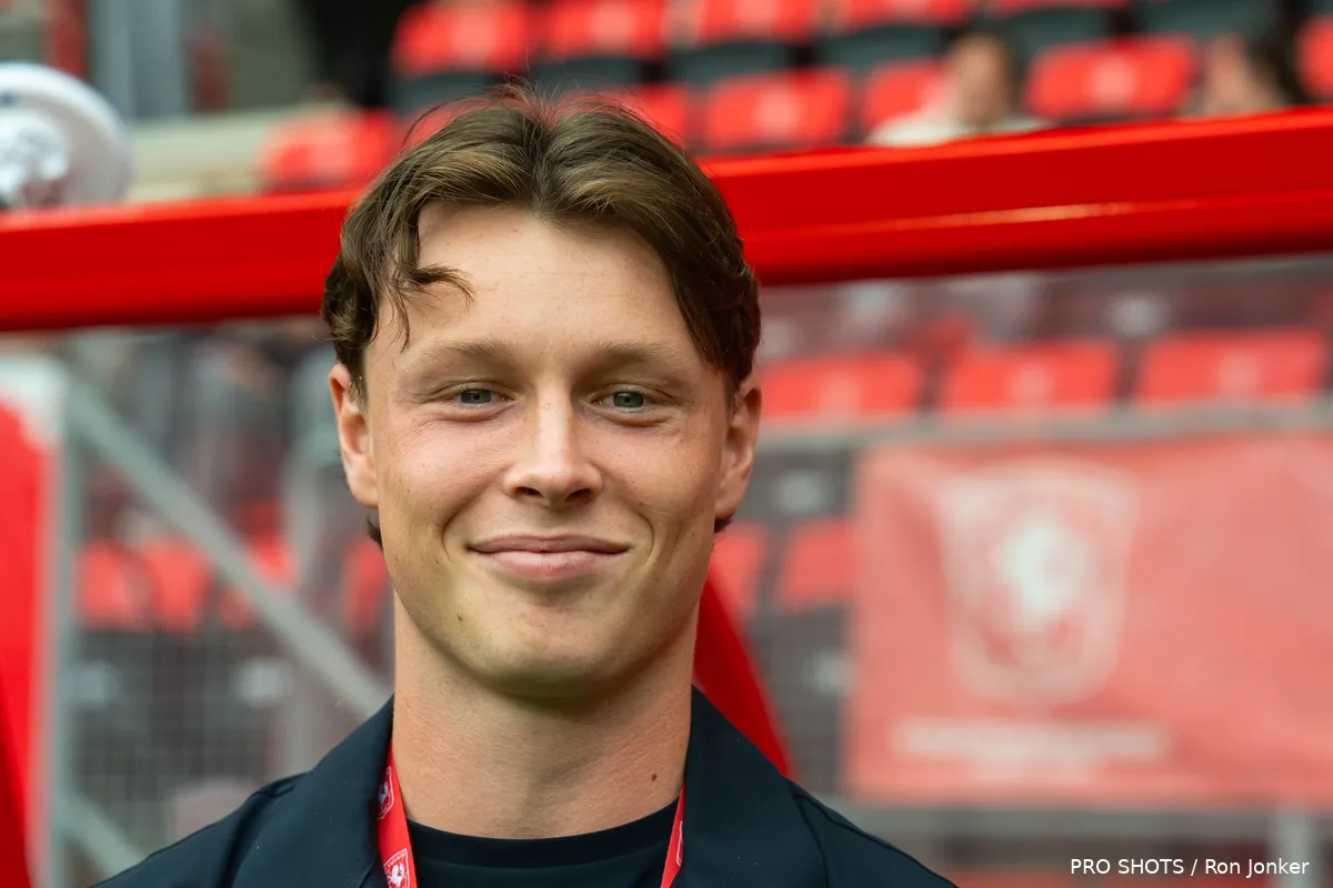 Sondre-Orjasaeter-FC Twente-PSV-tribune