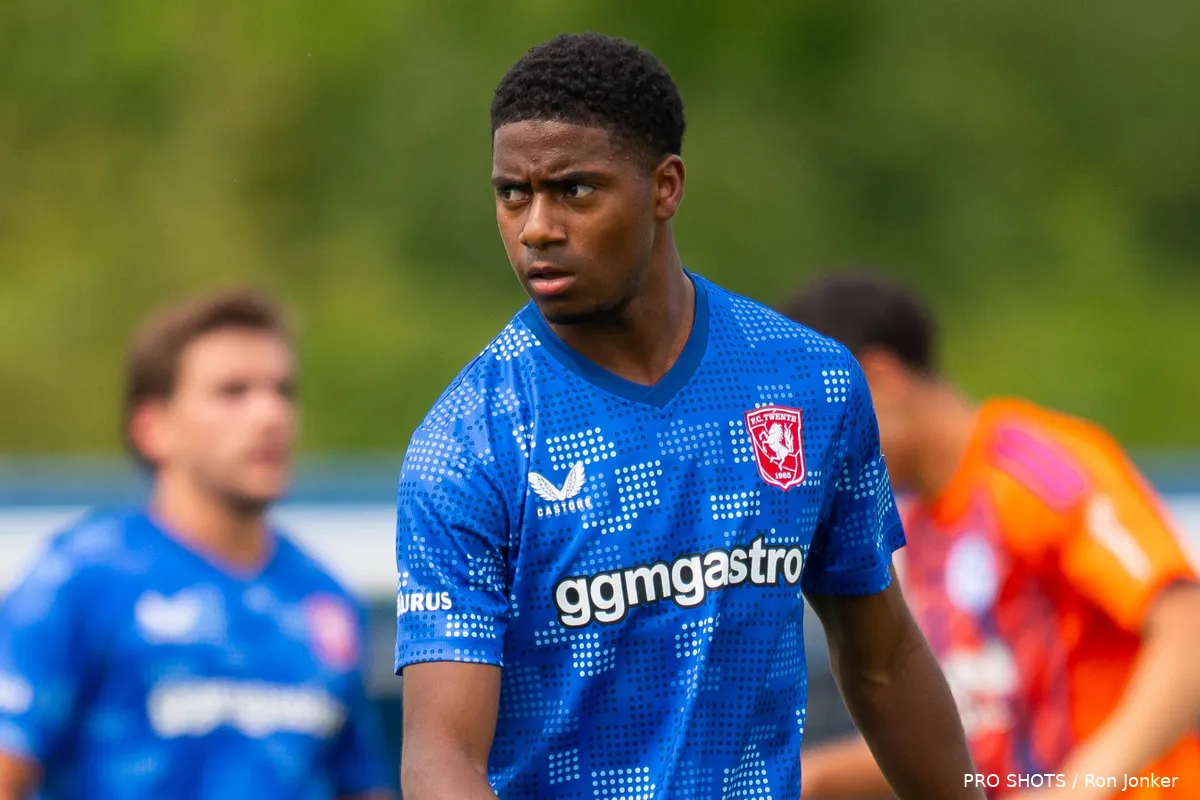 owen-panneflek-uitshirt-fc-twente-2025-2026