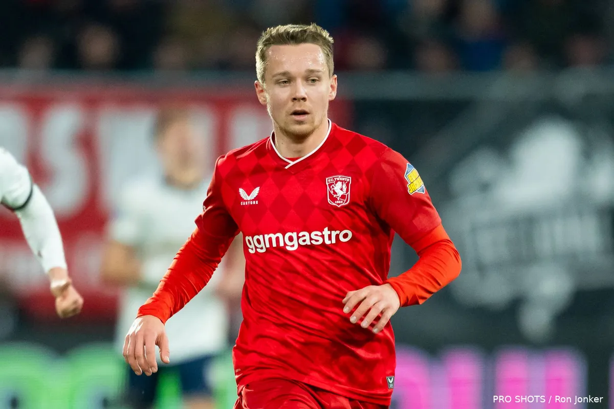 mathias-kjolo-fc-twente-thuisshirt-2025-2026