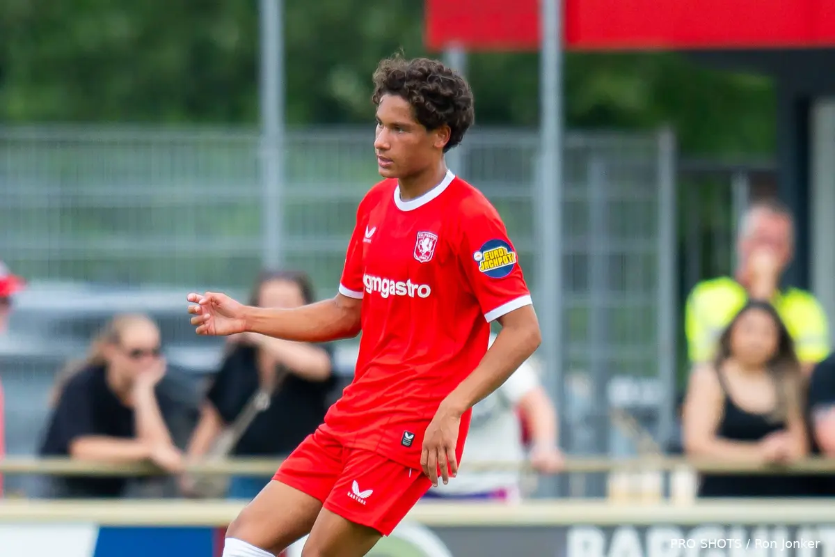 jip-meilink-ingezoomd-aberdeen-fc-twente-oefenwedstrijd-seizoen2026-2027