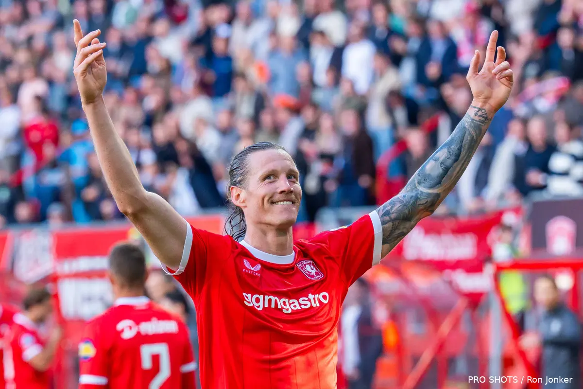 Wout-Weghorst-FC-Twente-PSV