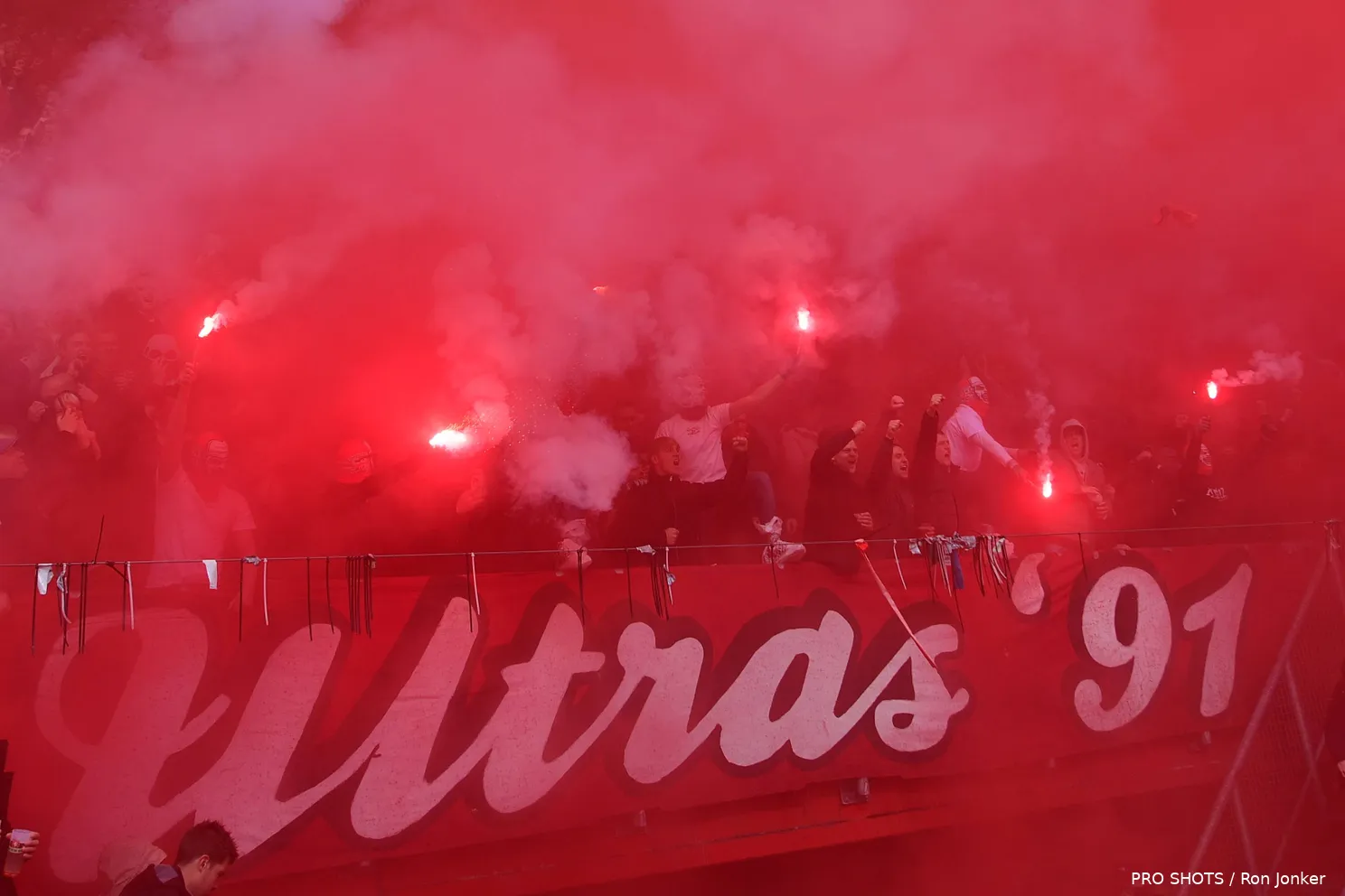 ultras-vak-p-pyro-twente-heracles-2025