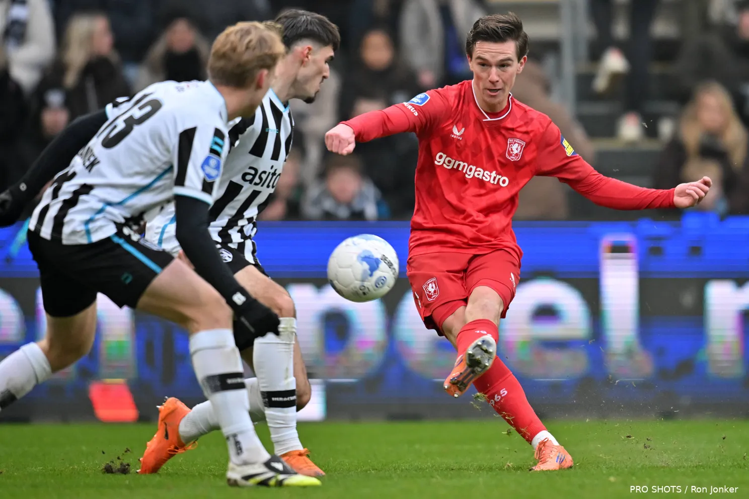 daan-rots-schot-heracles-fc-twente-2025-2026