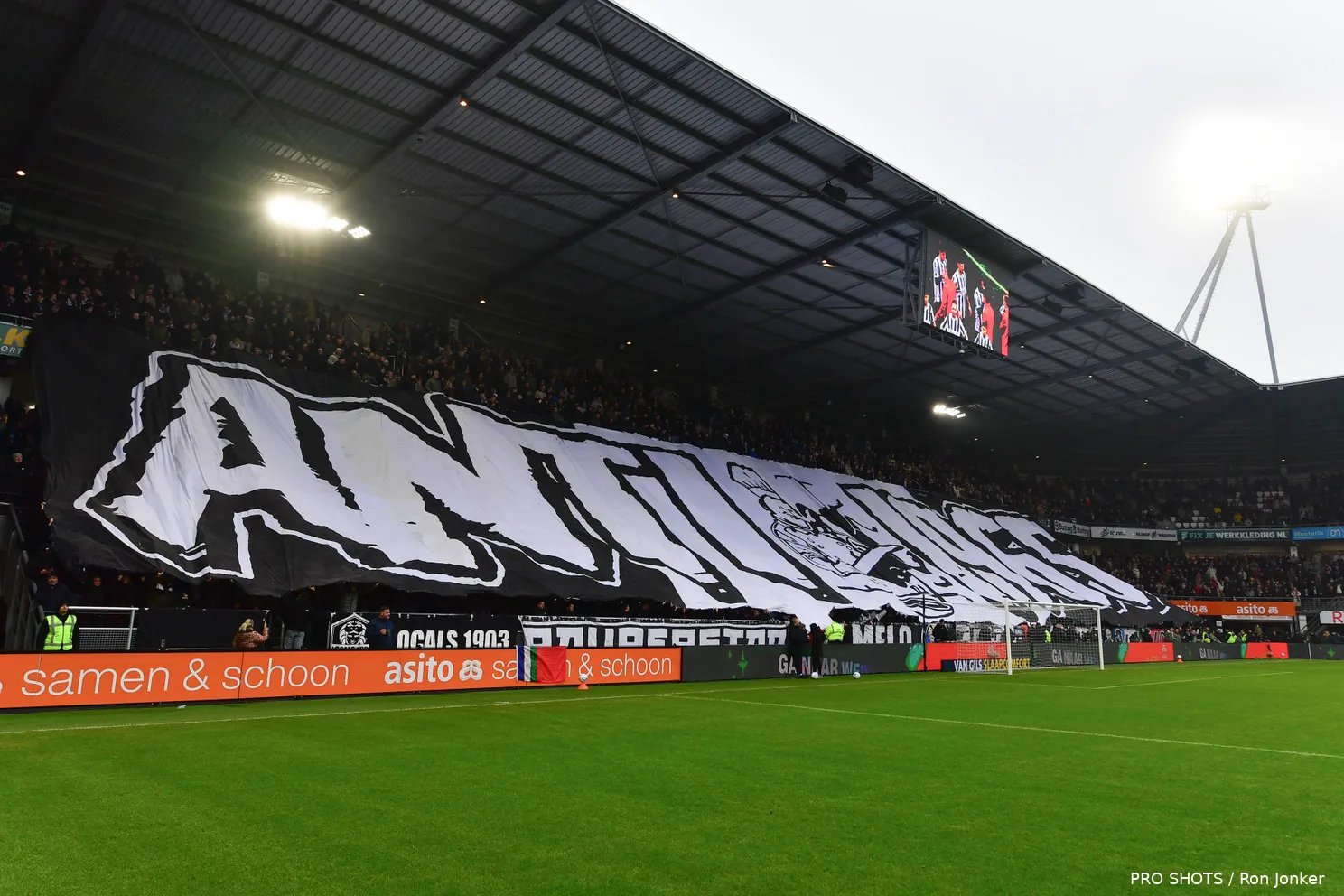spandoek-sfeeractie-heracles-fc-twente-anti-1965-2025-2056